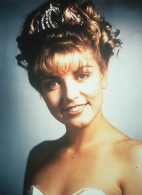 Sheryl Lee as Laura Palmer, Twin Peaks